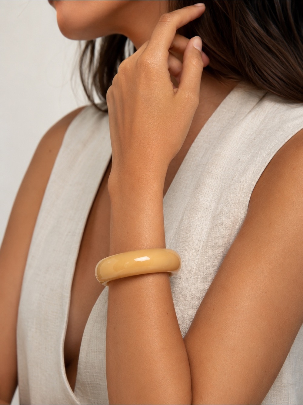 Trina Turk Wide Lucite Bangle Bracelet Nude Neutral Chunky Y2K Mod Runway Luxe